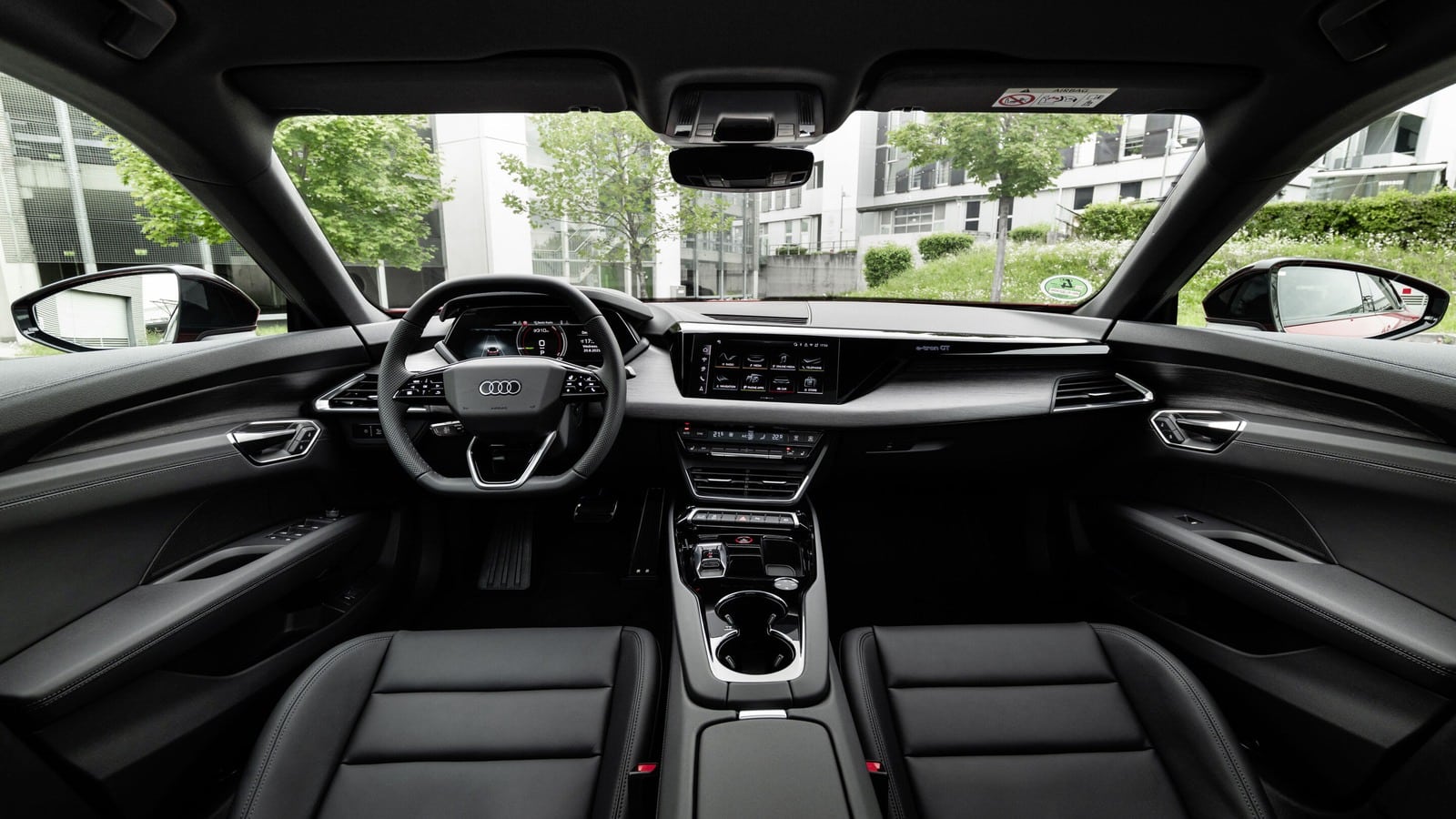 Audi e-tron GT — фото до розділу