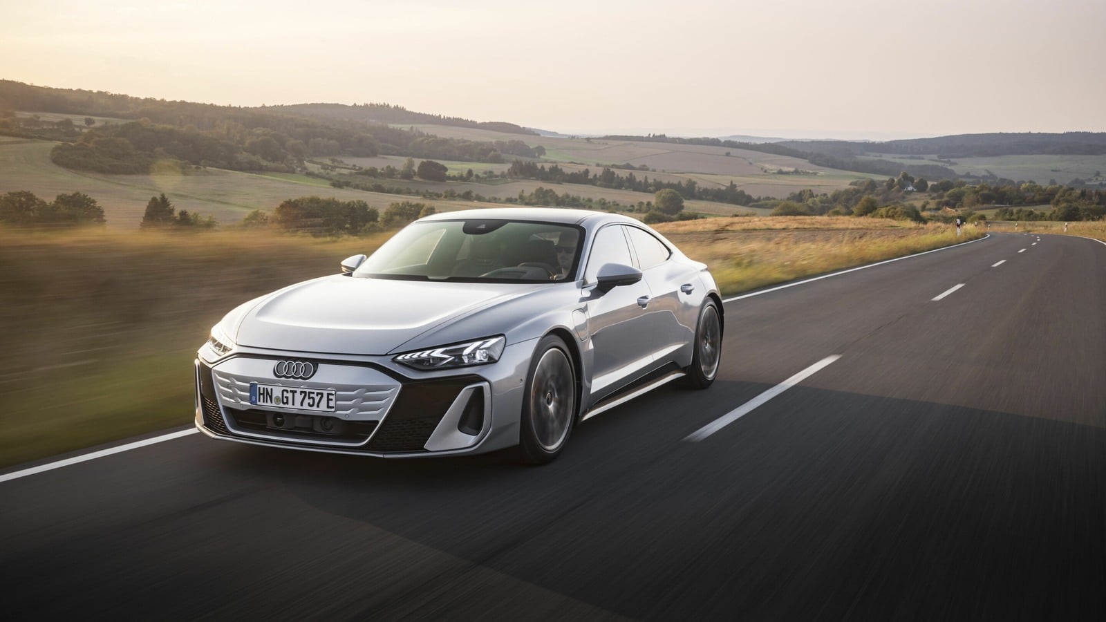 Audi e-tron GT — фото до розділу