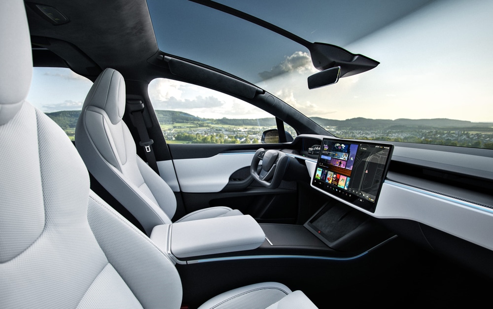 Tesla Model X — фото до розділу