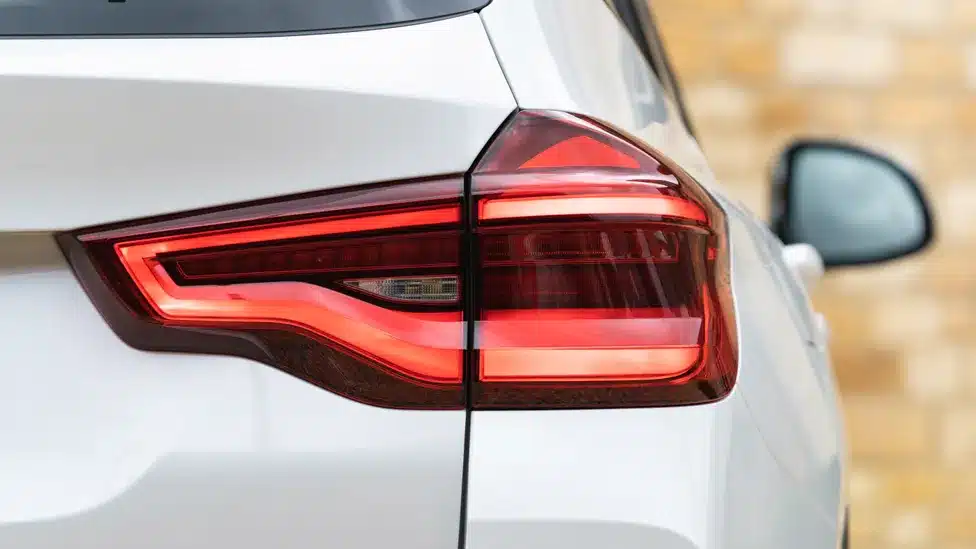 bmw-ix3-g08-exterior-3