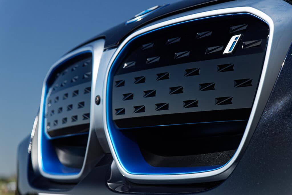 bmw-ix3-g08-exterior-4