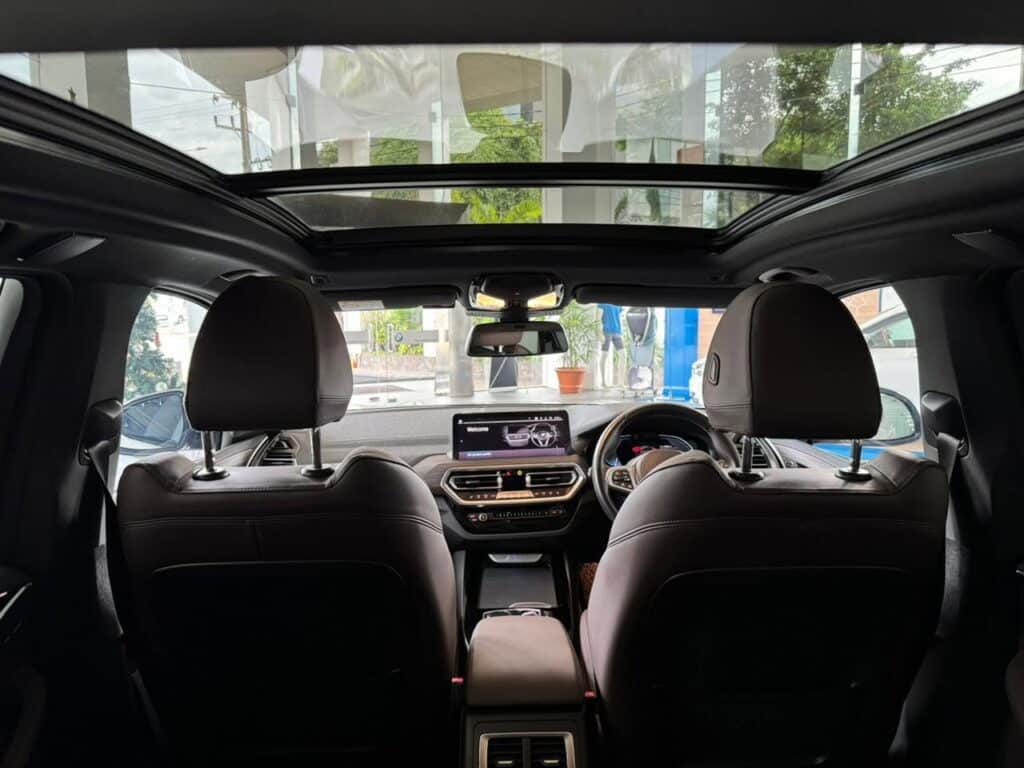 bmw-ix3-g08-interior-3