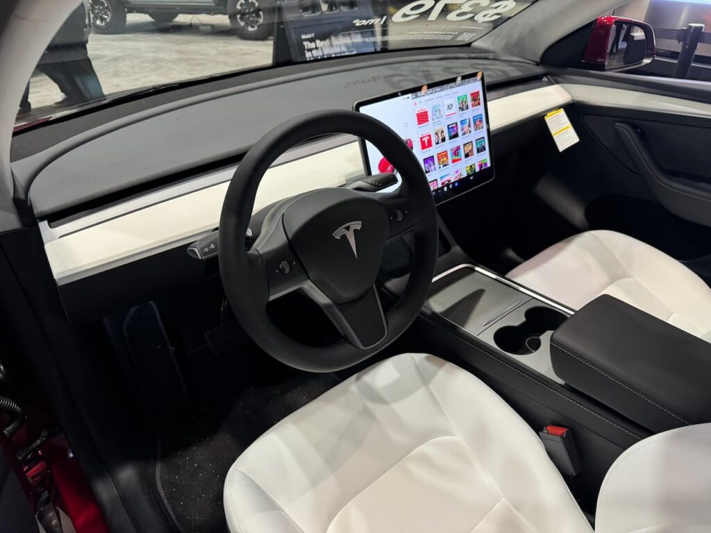 tesla-model-y-interior-1