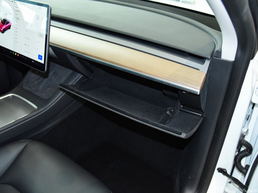 tesla-model-y-interior-6